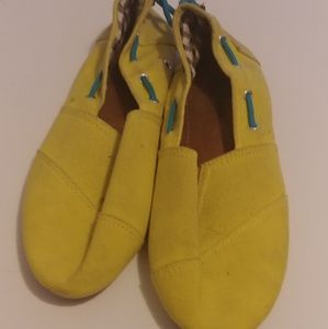 Apple Bottoms: Canvas shoes